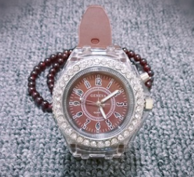 Relojes luminosos LED Ginebra Reloj de cuarzo para mujer Relojes de pulsera de silicona para mujer