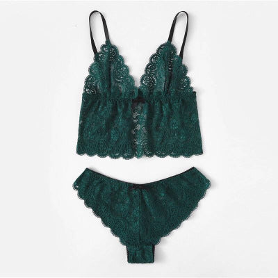 Ensemble short en dentelle et lingerie en satin 