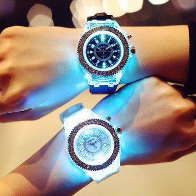 Relojes luminosos LED Ginebra Reloj de cuarzo para mujer Relojes de pulsera de silicona para mujer